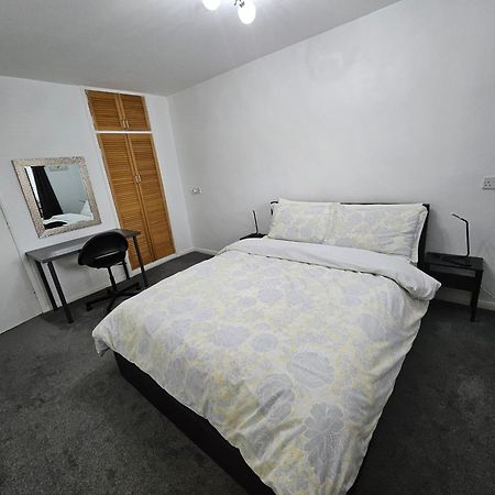 Entire Rental, Easy Reach To Etihad Stadium Manchester Esterno foto