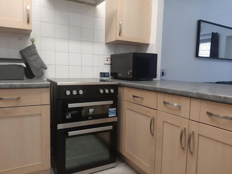 Entire Rental, Easy Reach To Etihad Stadium Manchester Esterno foto