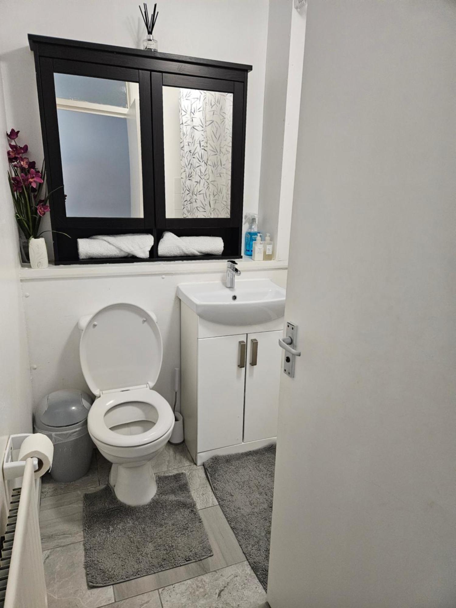 Entire Rental, Easy Reach To Etihad Stadium Manchester Esterno foto