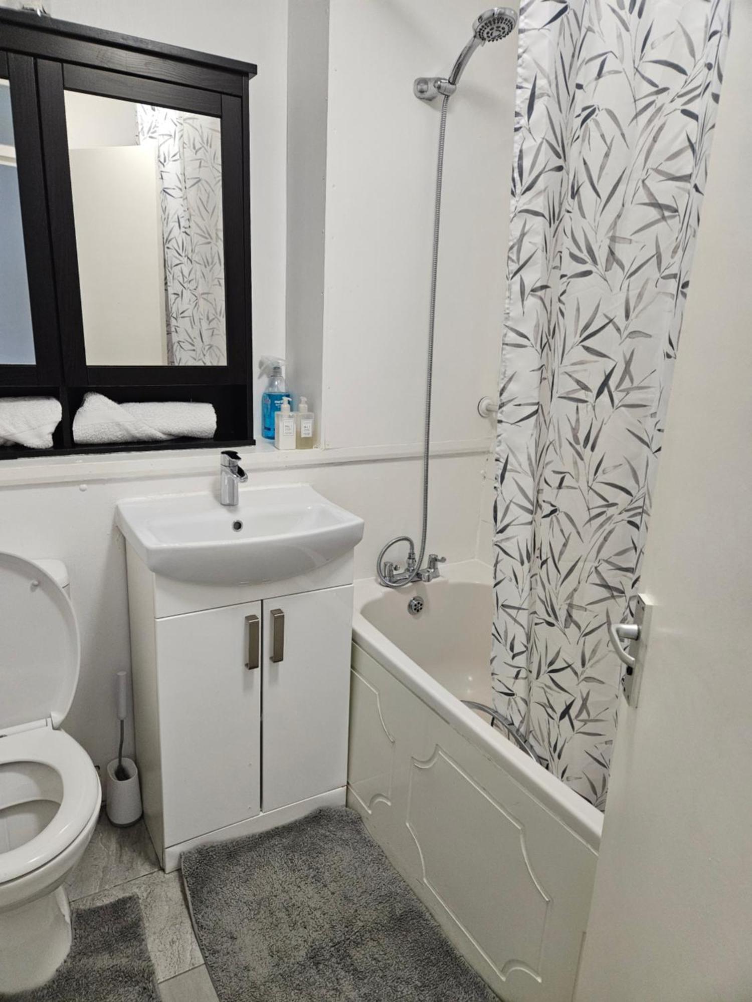 Entire Rental, Easy Reach To Etihad Stadium Manchester Esterno foto